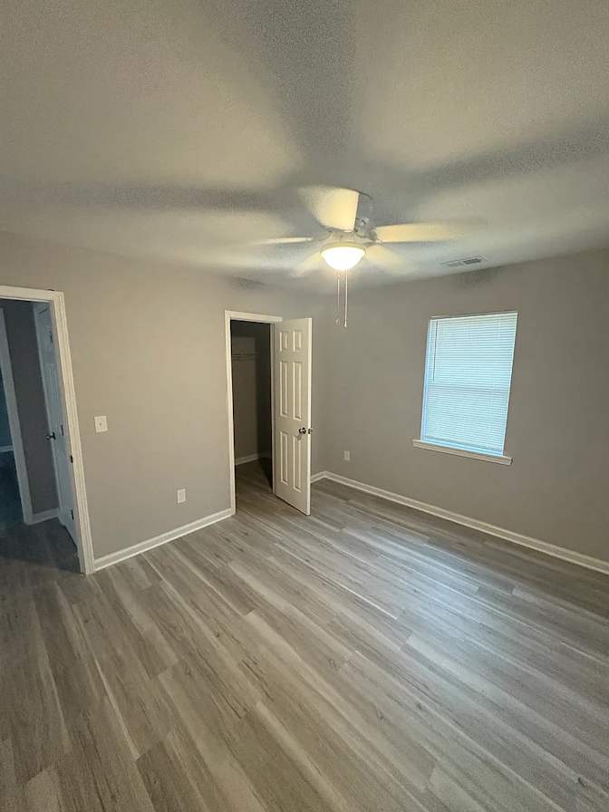 Alcove Rooms's room