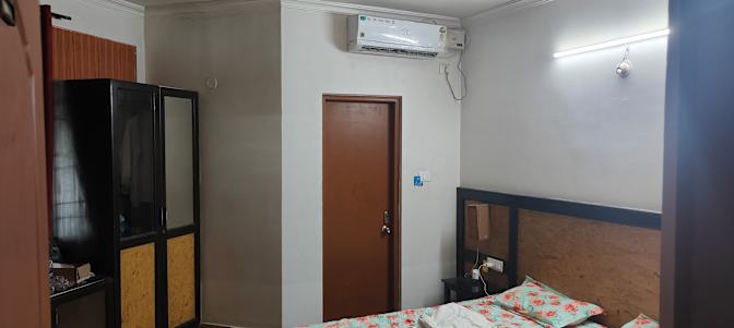 Arpinder's room