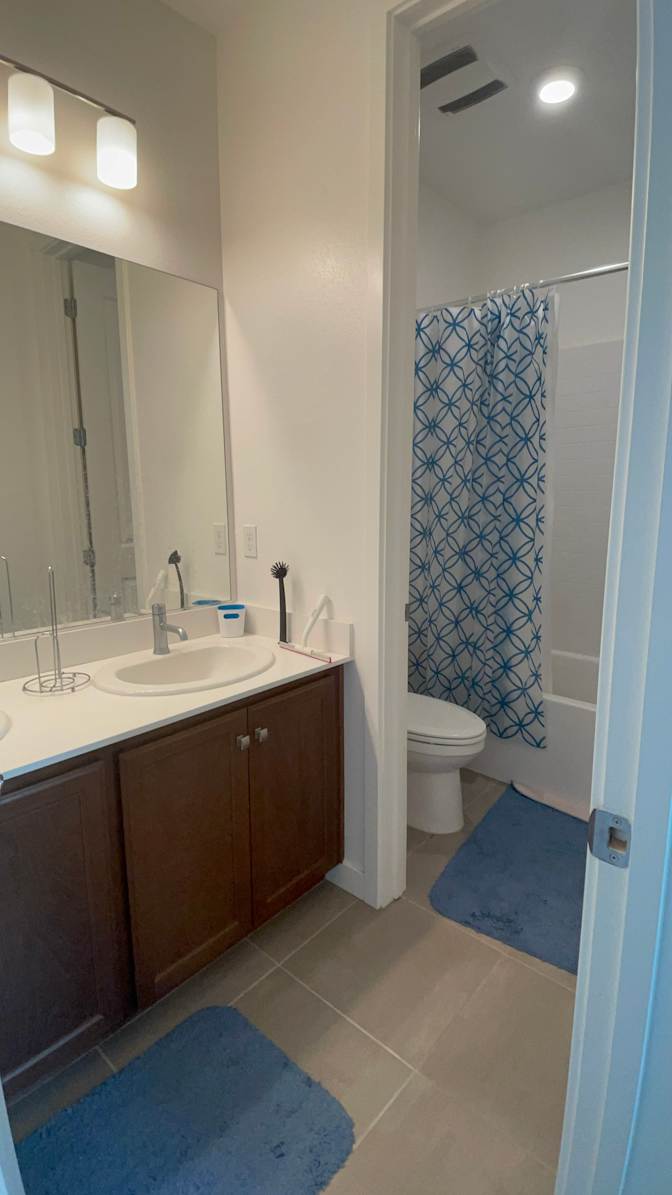 Golden Gate Rentals's room