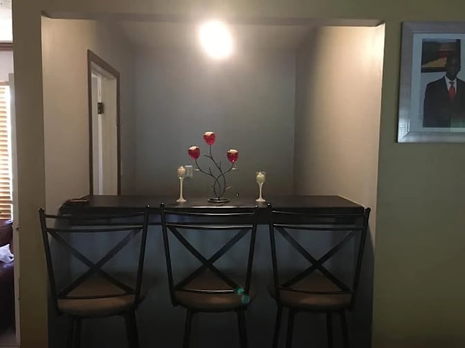 Alcove Rooms's room