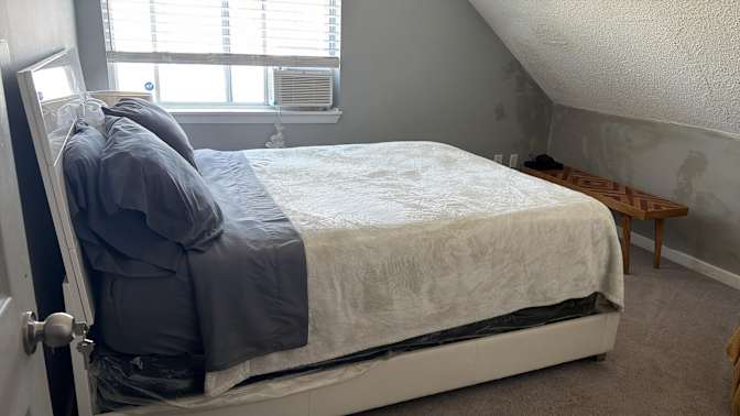 Blanco's room