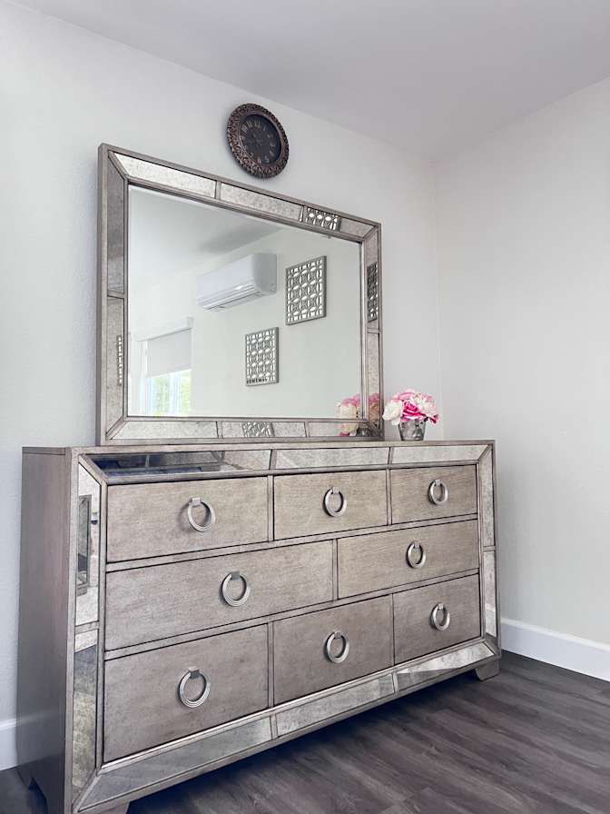 Elle's room