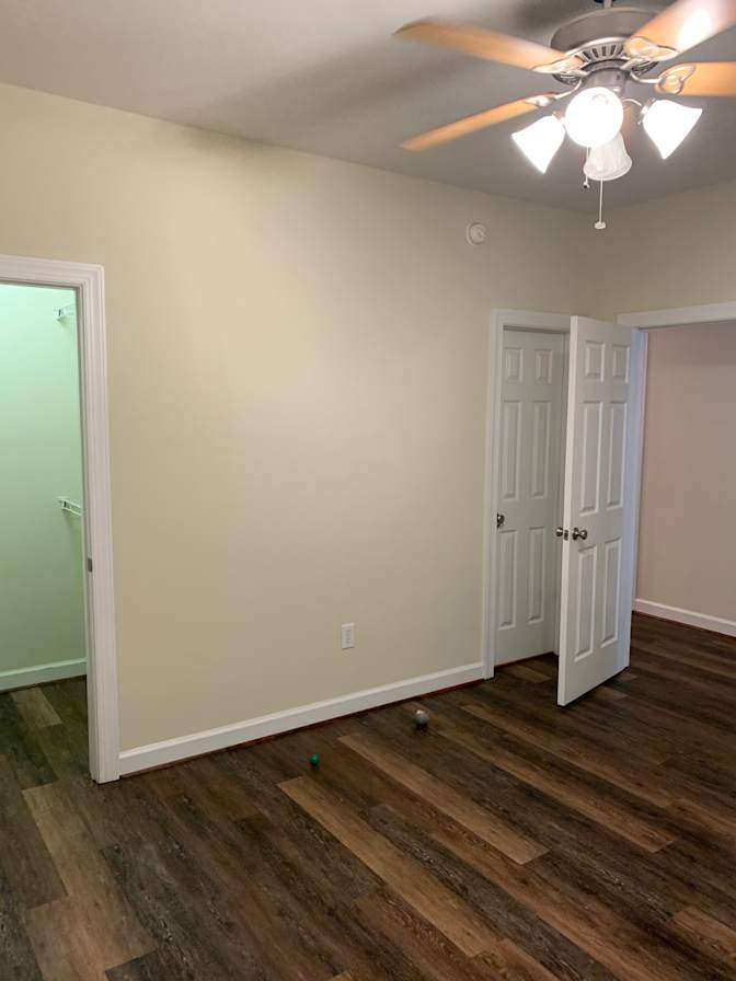 Alcove Rooms's room