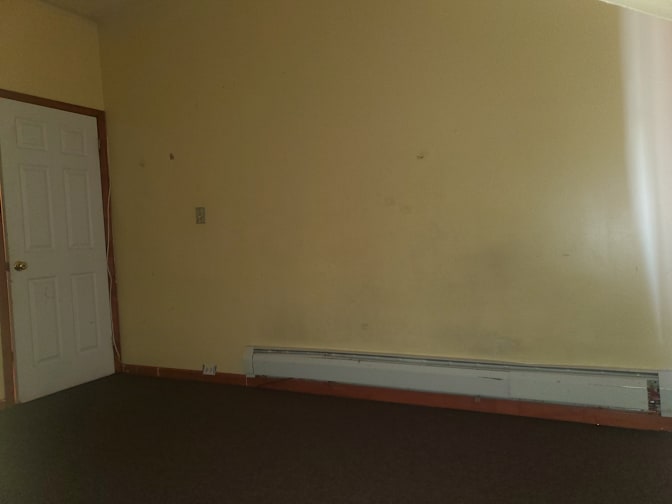Dlemuel's room
