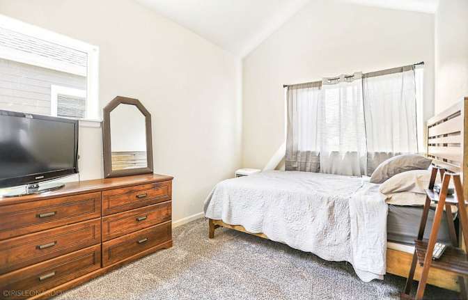 Oyin's room