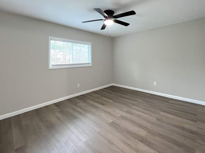Alcove Rooms's room