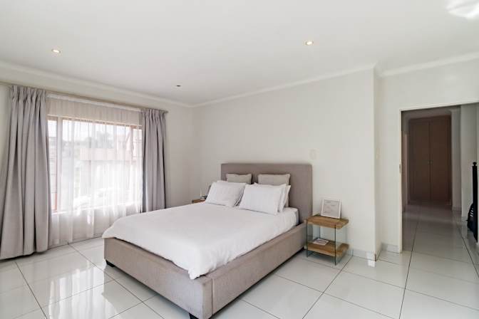 Mirriam's room