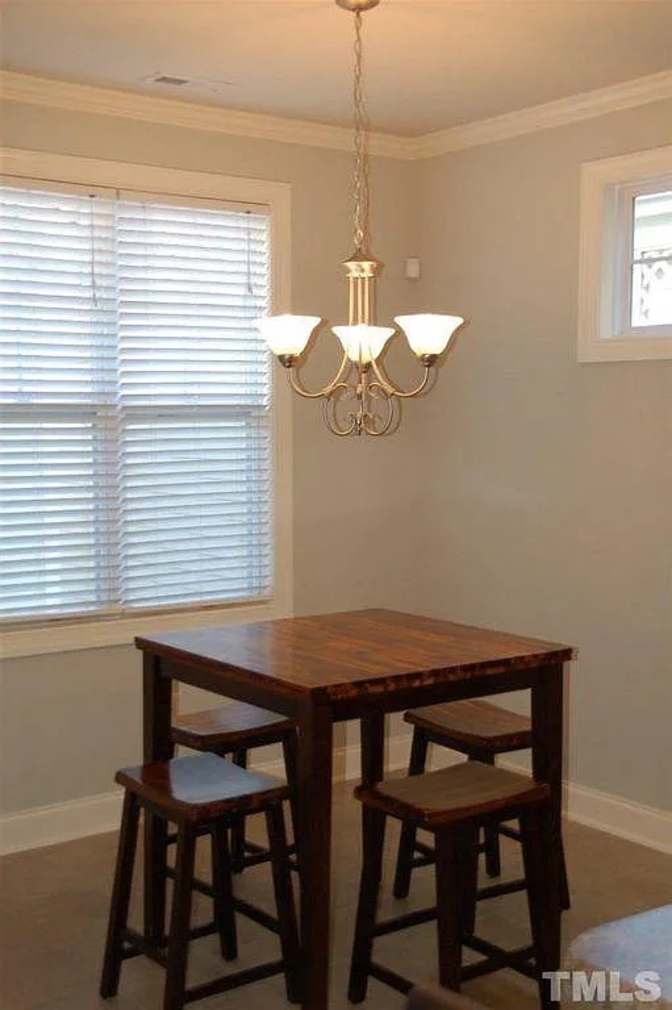 Alcove Rooms's room