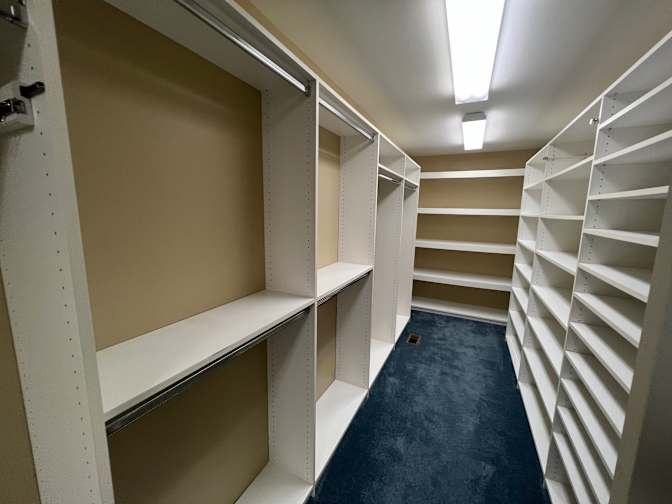Alcove Rooms's room