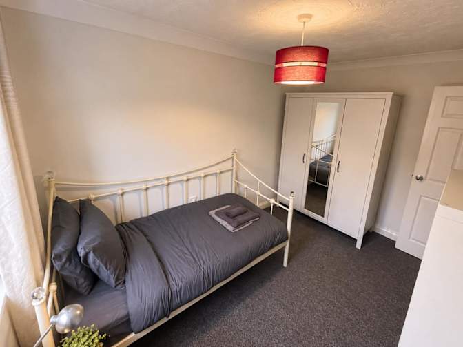 Lynda Kate Savill's room