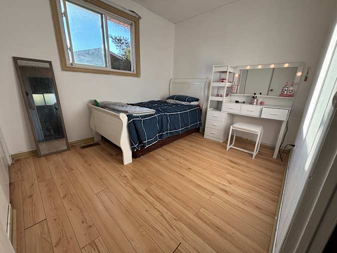 Mansoor Tavassoly's room