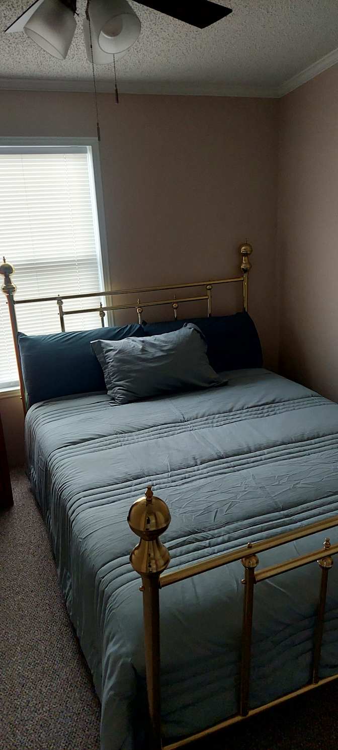 Marty  Ogg's room