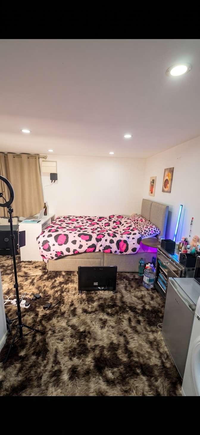 Tia's room