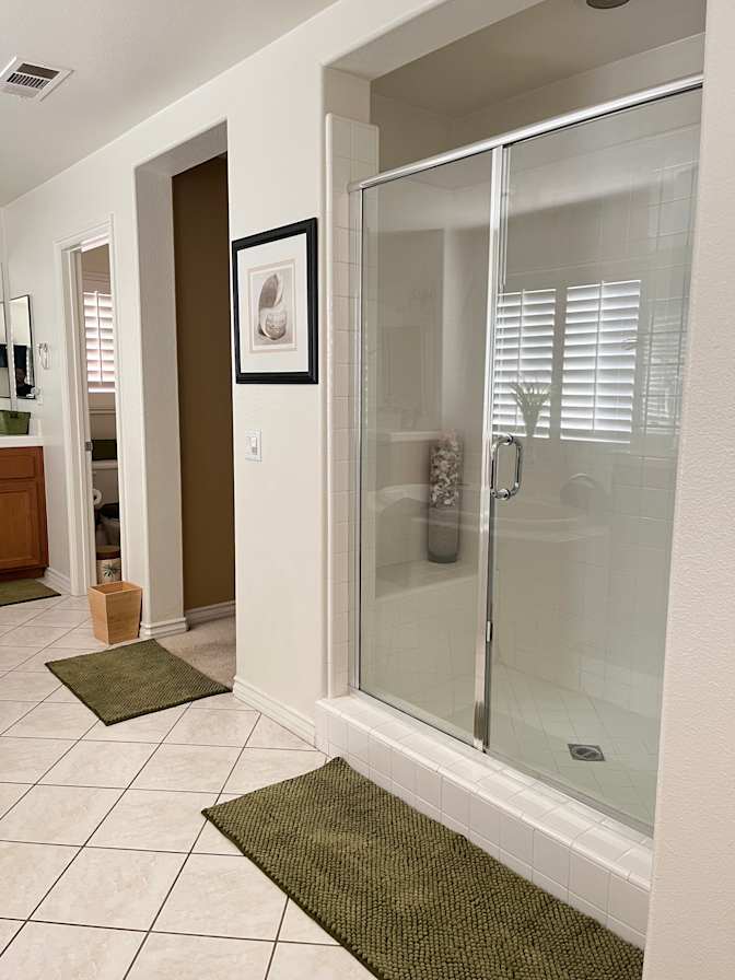 Joy’s  Rentals's room