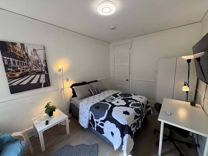 Alona's room
