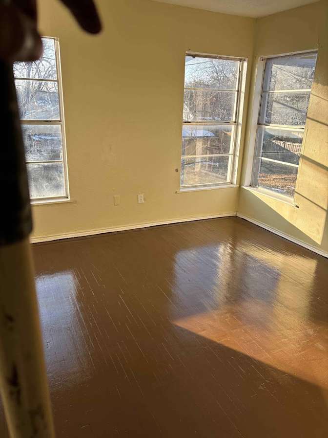 Kingston's room