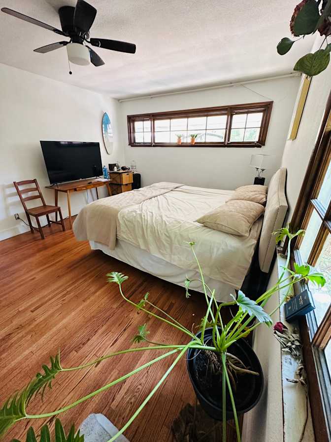 Jamal's room