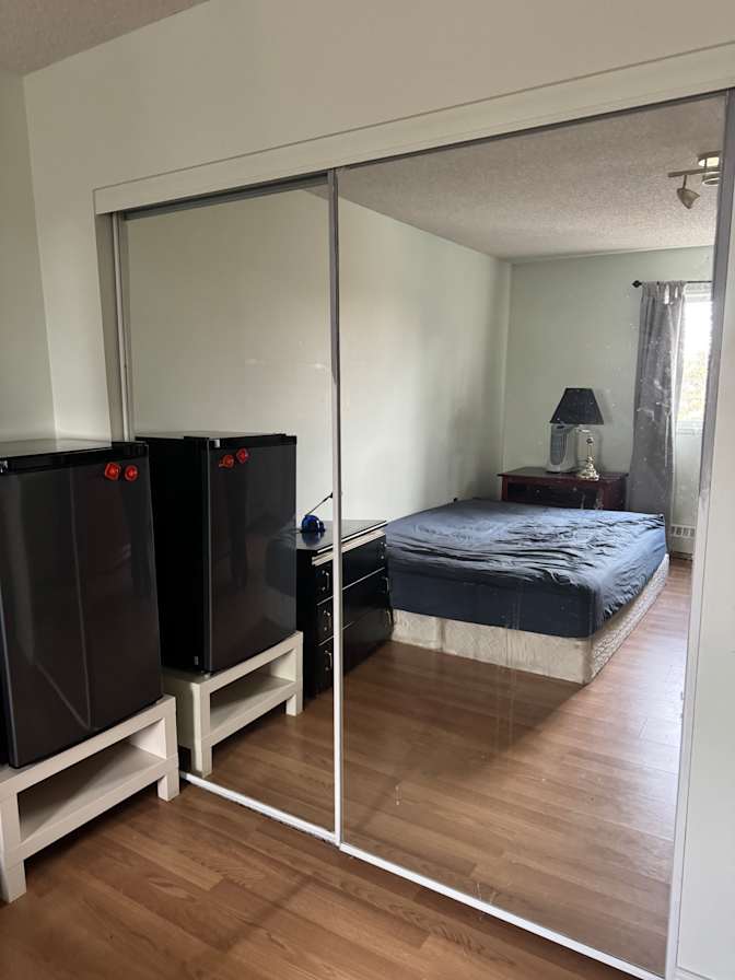 Elizabeth A Matthews's room