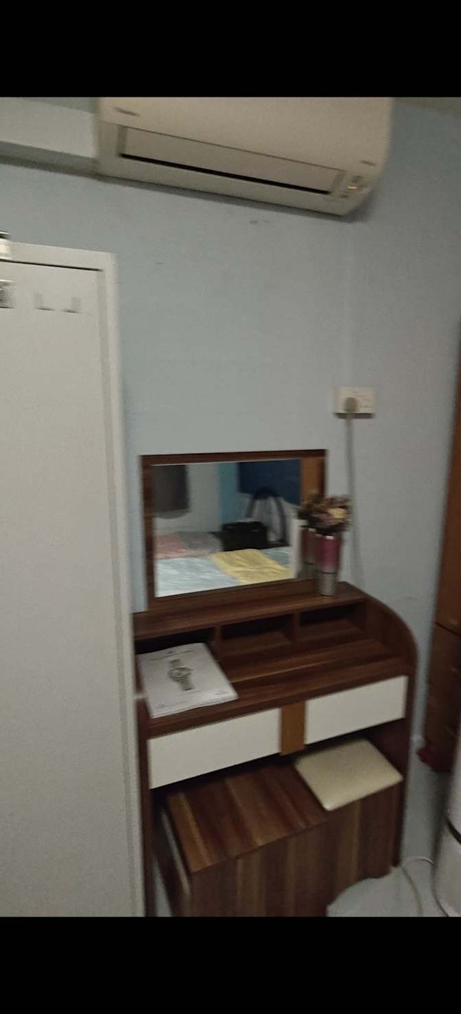 Keng Ling's room