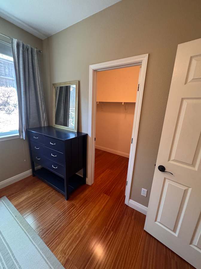Gloria  Walker's room