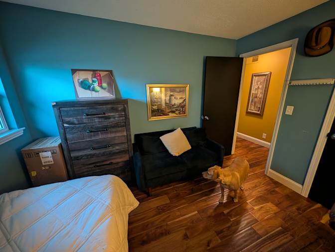 Dustin's room
