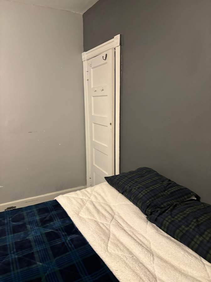 dee's room