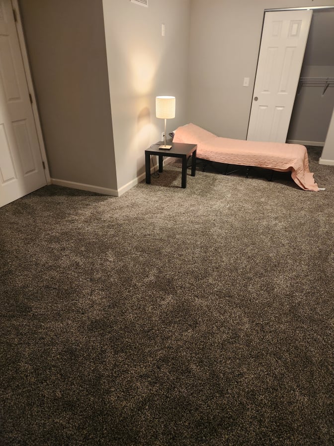 B.'s room