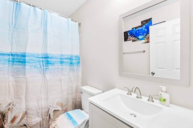 Alcove Rooms's room