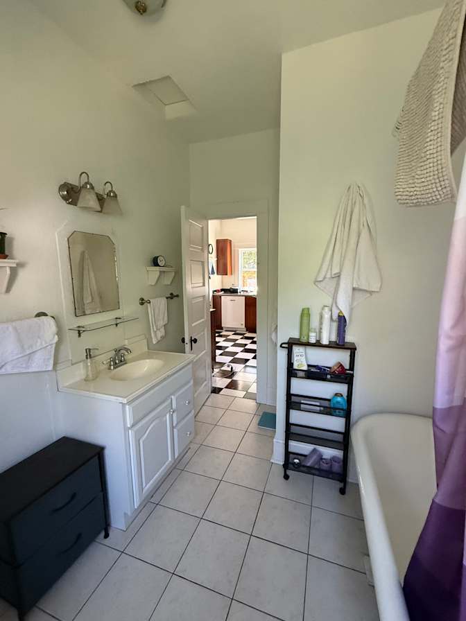 WENDI BINFORD's room