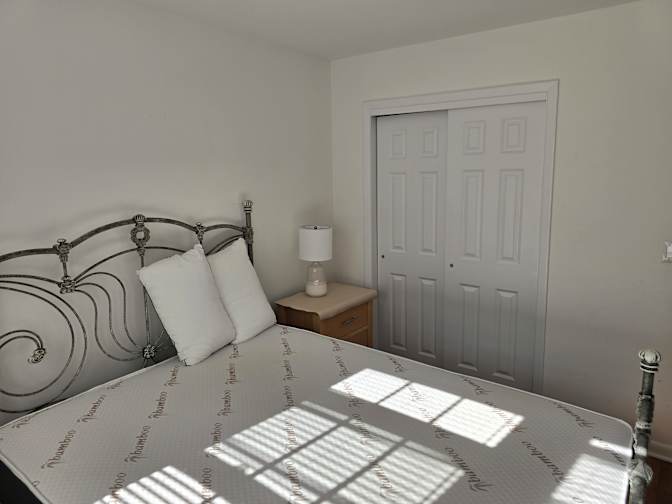 Luis's room