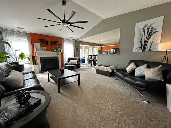Alcove Rooms's room