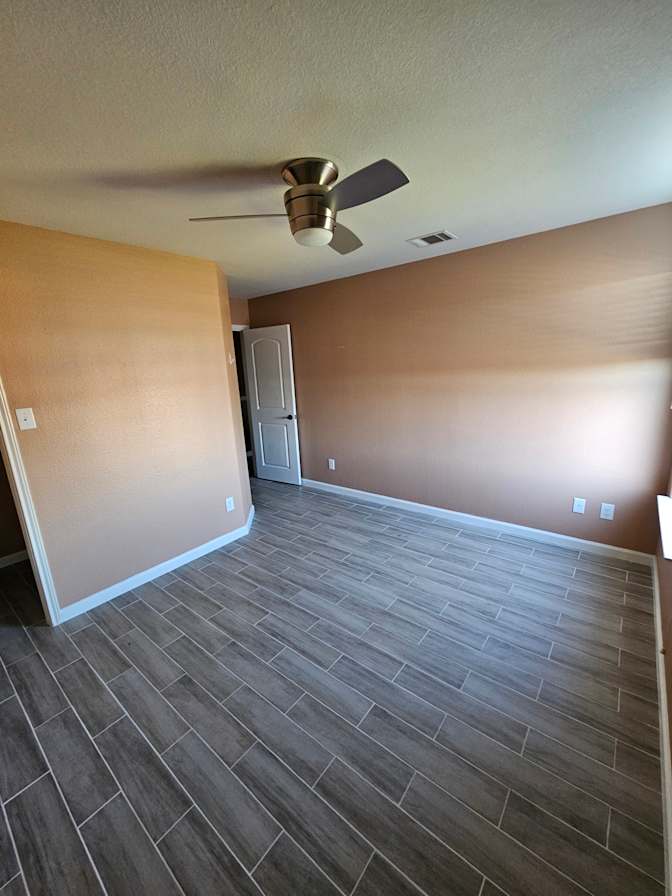 Luis's room