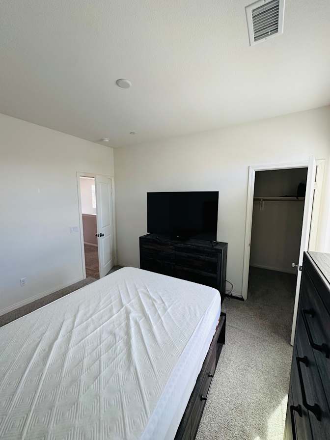 Jose's room