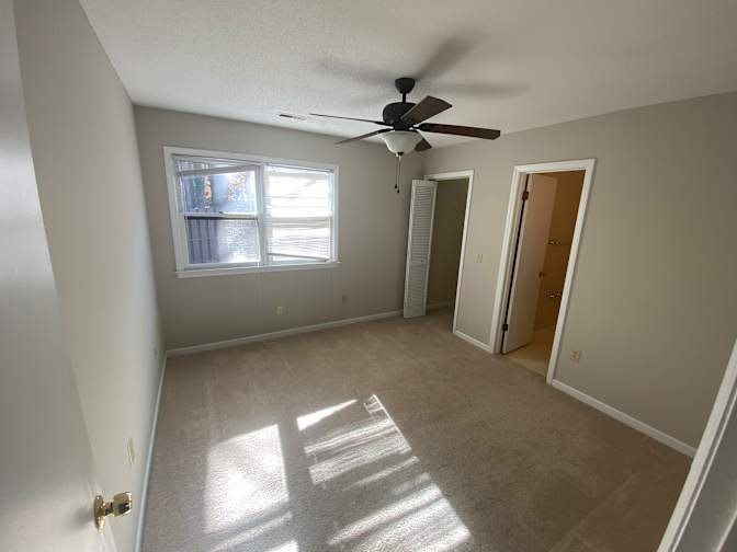 Alcove Rooms's room