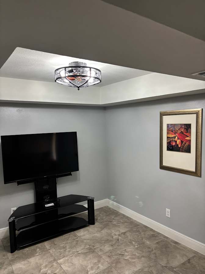 Heartfelt Chosen Solutions's room