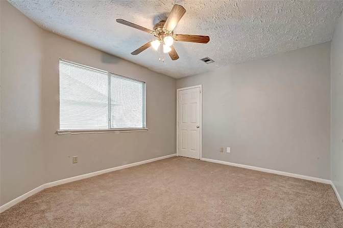 Luis's room