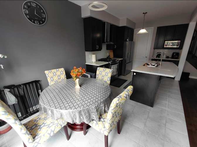 Tolobi Rental's room