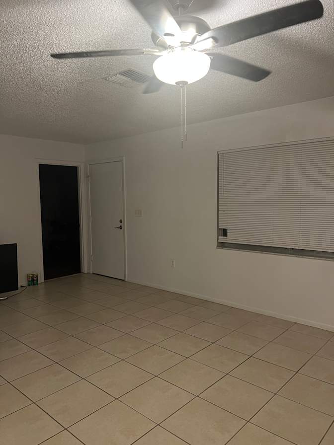Elizabeth puente's room