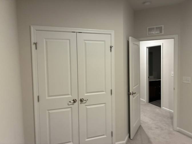 Alcove Rooms's room