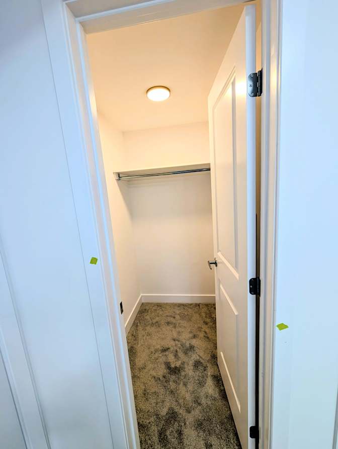 Beautiful, Clean & Bright!'s room