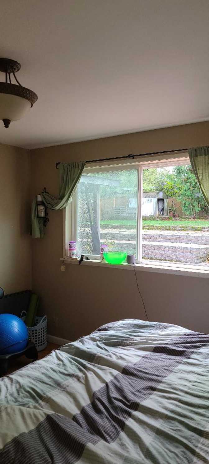 Yasushi's room