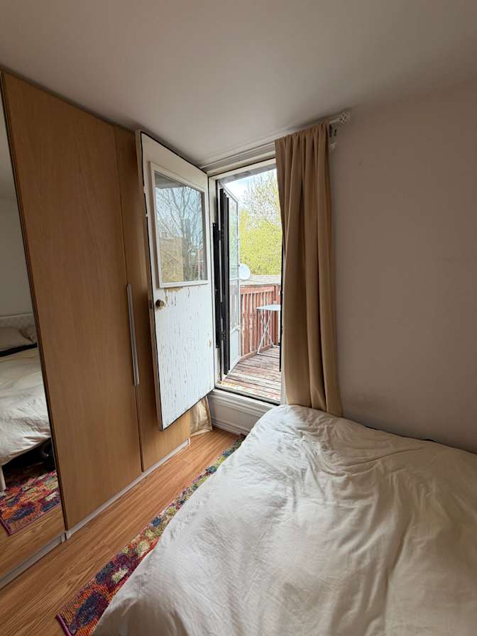 Dani's room