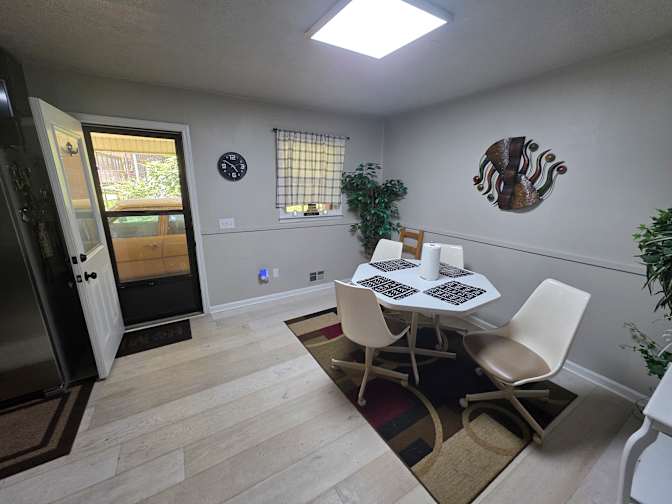 CL&C Property Management and Consulting's room