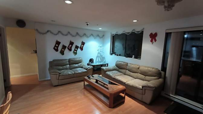 Luis's room