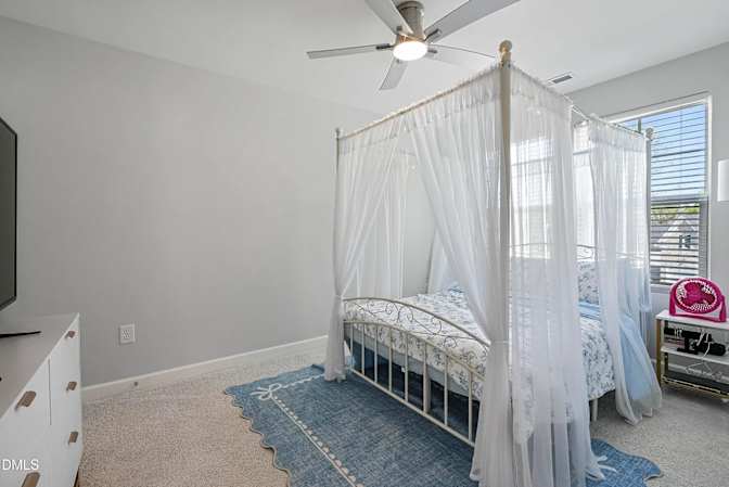 Alcove Rooms's room