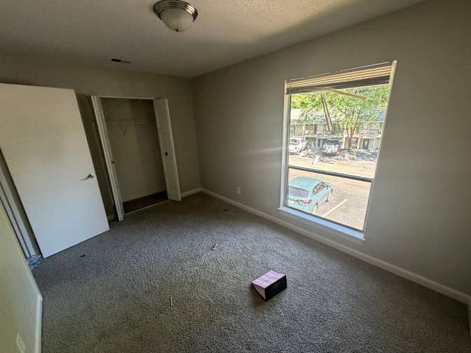 Alcove Rooms's room