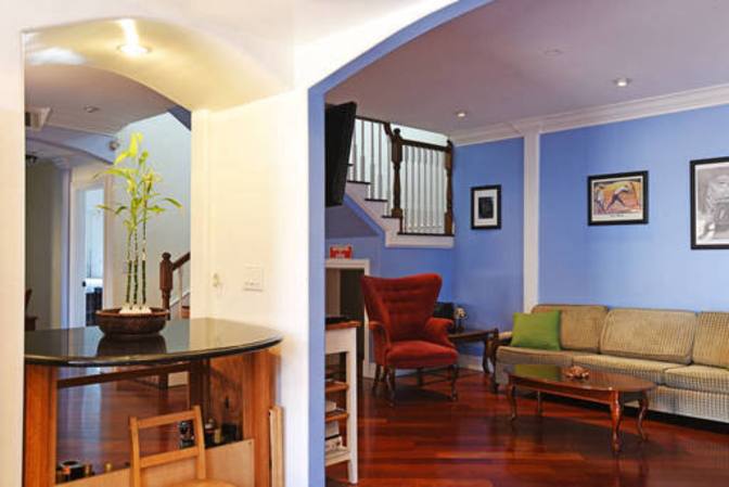Edgar A. Macías's room