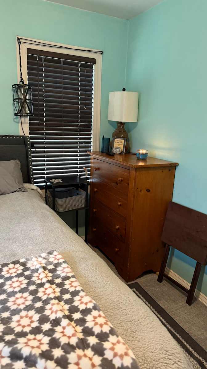 Carolyn M Milks's room