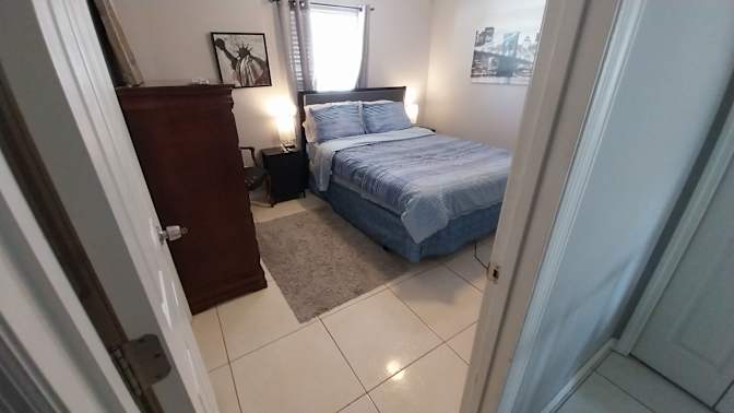 Luis's room