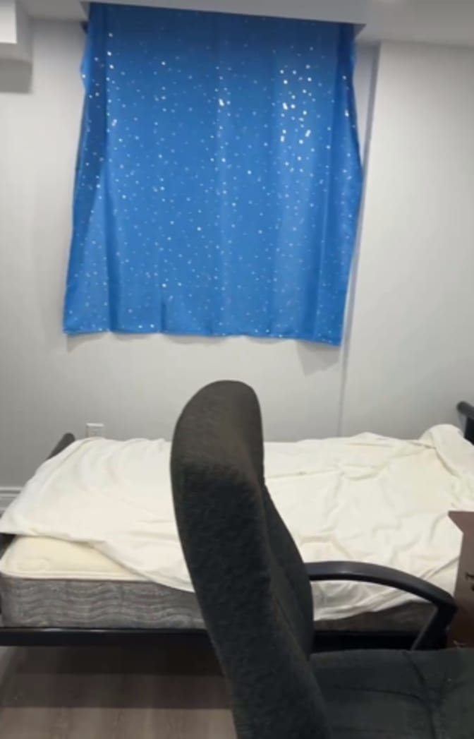 HONG TAI JIAO's room